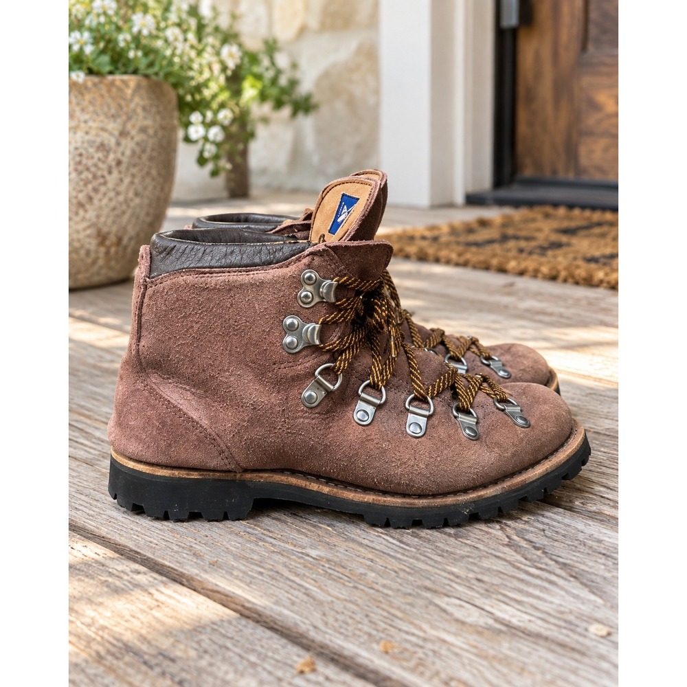 Vasque Vintage Brown Suede Leather Mountain Hiking Boots Women 6 N 07101 USA